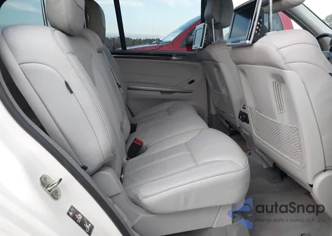 2011 Mercedes-Benz Gl 550 4Matic z USA, uszkodzony, nr VIN 4JGBF8GE2BA672688